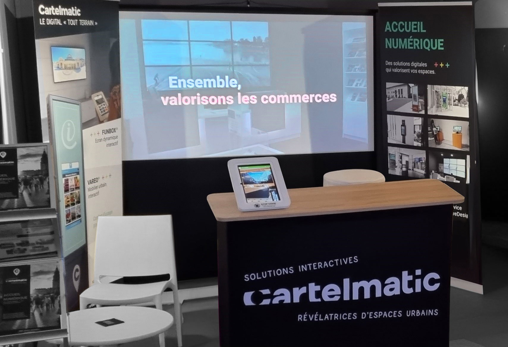 Stand mobile innovant interactif ecole